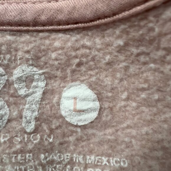 Taylor Swift 1989 Taylor’s Version Crewneck Sweatshirt Pink Size Large - Picture 7 of 7